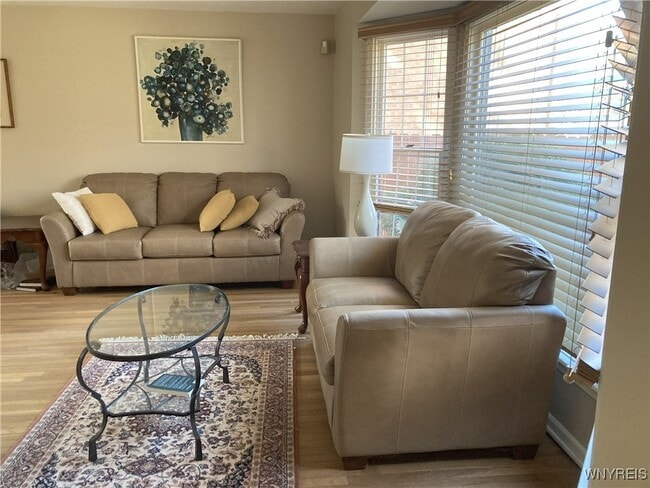 Building Photo - 11 Bradenham Pl