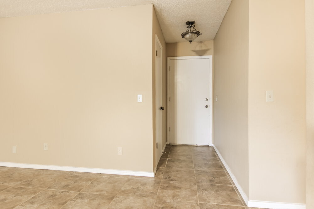 Building Photo - 1074 Dover Mansion