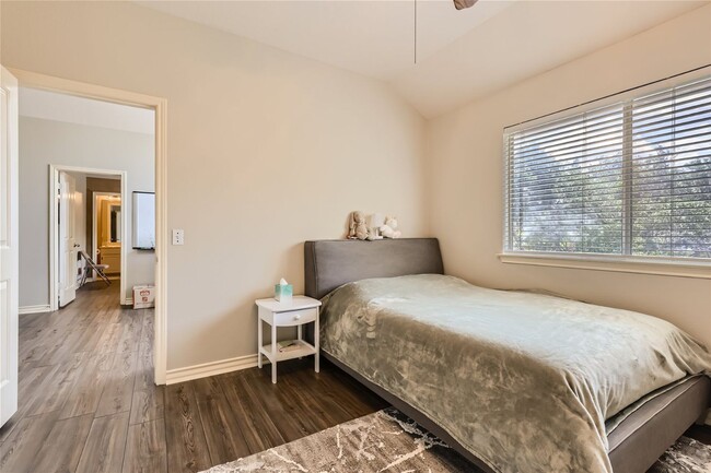 Building Photo - Stunning Home in Guard Gated Community ~ I...