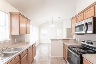 Building Photo - 10 Greenglade Ct