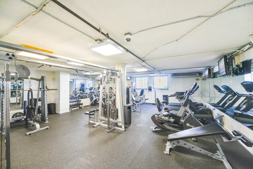 Building Photo - 801 Brickell Bay Dr