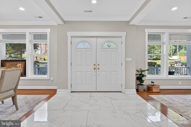 Building Photo - 3925 Ashwood Pl