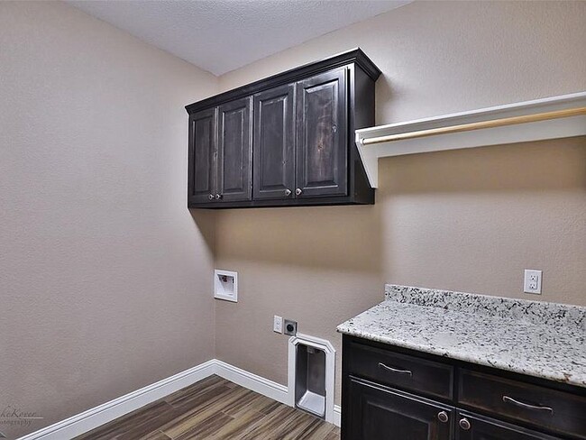 Building Photo - 7420 Tuscany Dr