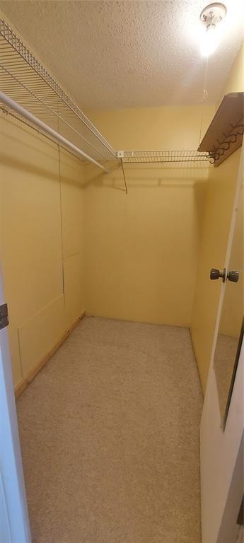 Building Photo - 13850 Oakwood Ln