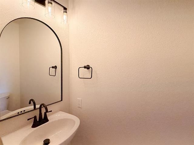 Building Photo - 8516 Auburn Dr