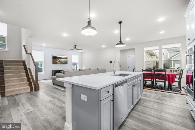 Building Photo - 1814 River Heritage Blvd