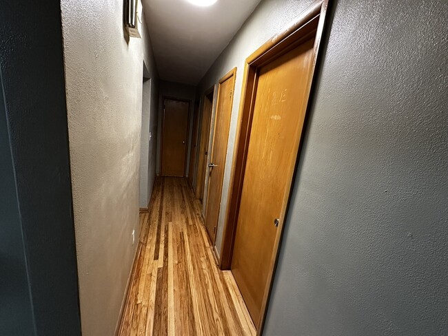 Building Photo - 716 15th Ave SE