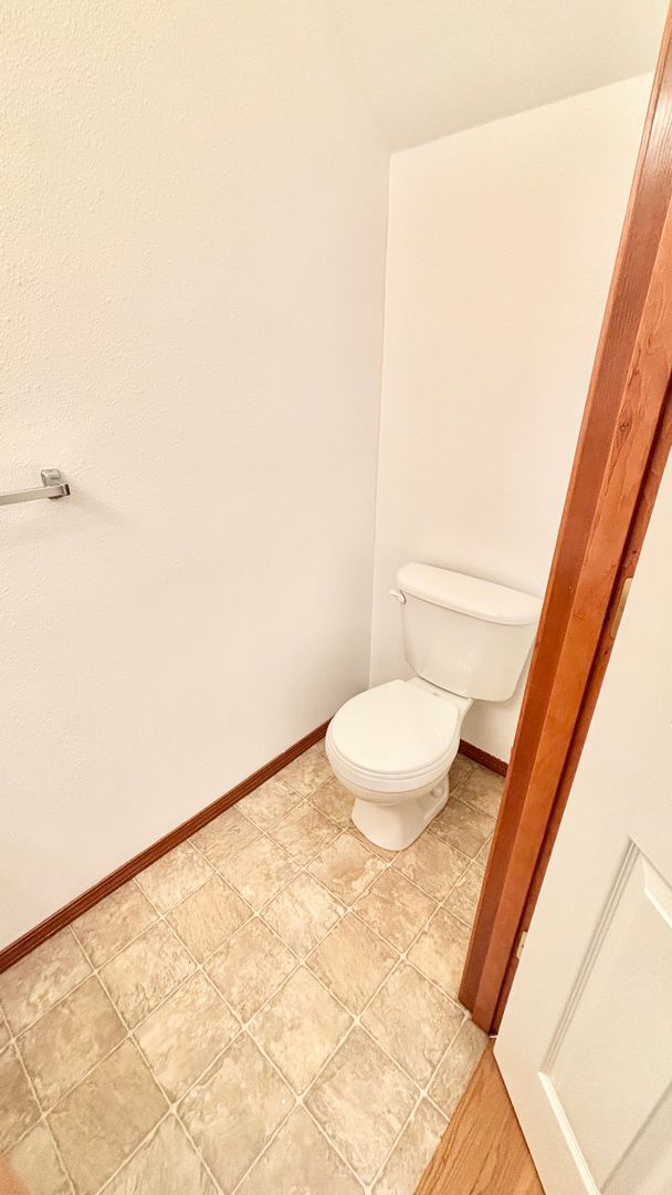 Building Photo - N0611