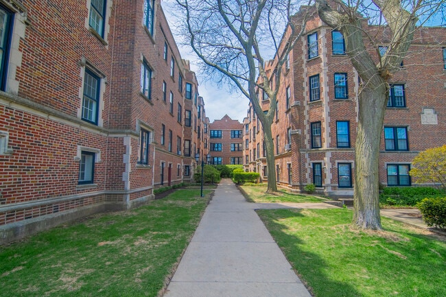 Primary Photo - 574 Sheridan Square