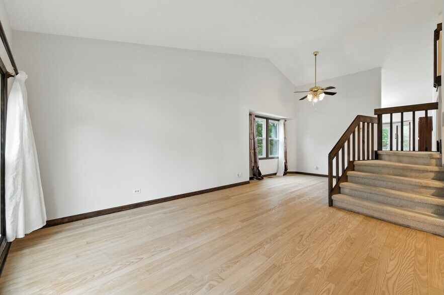 Living Room - 421 Concord Ln