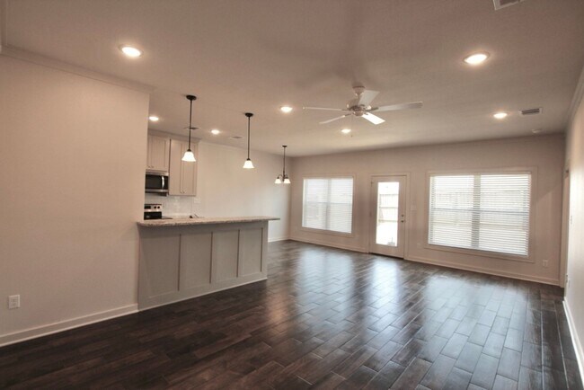 Building Photo - Luxury 3 Bedroom 2 Bath Townhomes in Bullard ISD!