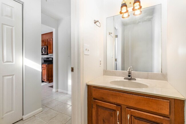 Building Photo - 2039F Raleigh Rd