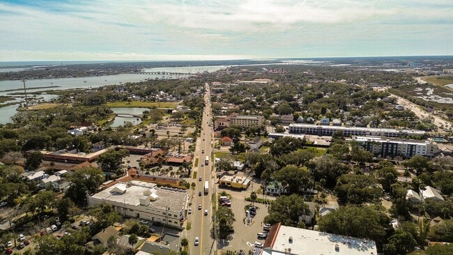 Building Photo - 14 Sanchez Ave