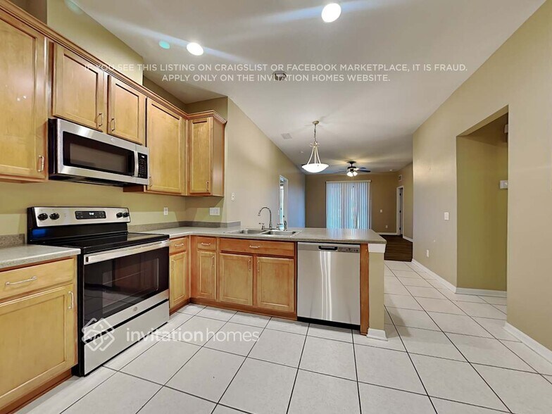 Building Photo - 3931 Stornoway Dr