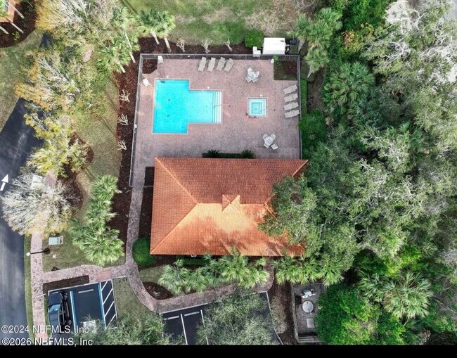 Building Photo - 156 Hidden Palms Ln