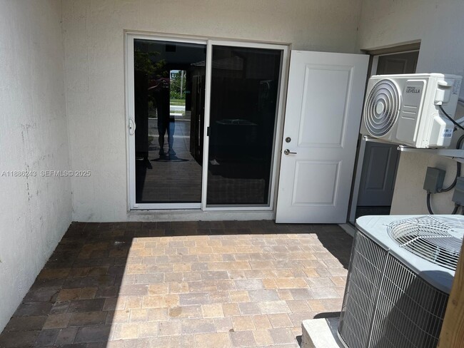 Building Photo - 26413 SW 149th Ave