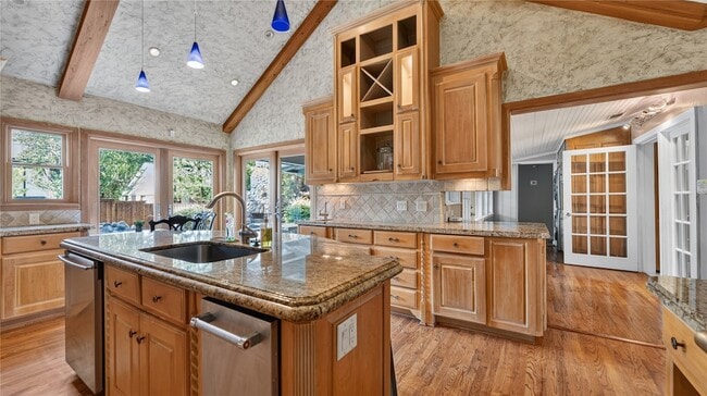 Building Photo - 1606 W Shady Grove Rd