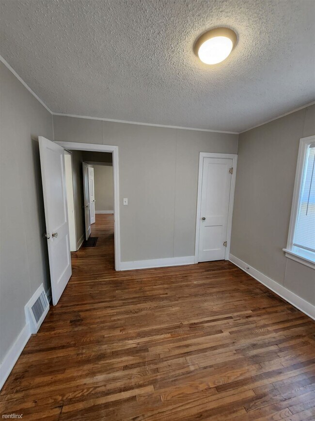 Building Photo - 2 br, 1 bath House - 421 S Sedgwick St