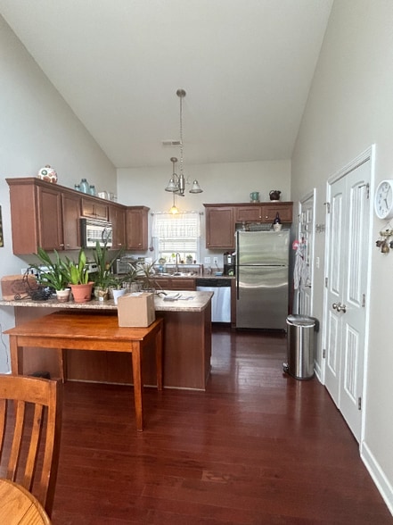 Building Photo - 100 Ashby Dr