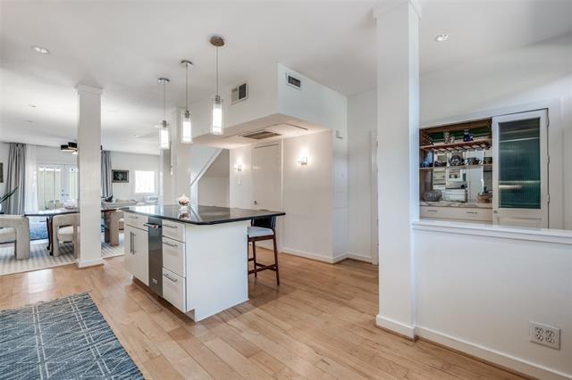 Building Photo - 7404 W Northwest Hwy