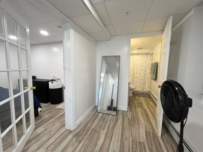 Building Photo - 376 Riverway