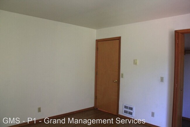 Building Photo - 2 br, 1 bath Apartment - Sea Mist Apartmen...