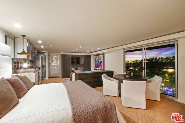 Building Photo - 9416 Beverlycrest Dr