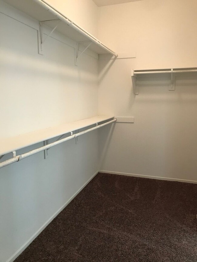 Building Photo - 3 BEDROOM VICTORVILLE HOME IN SPRING VALLE...