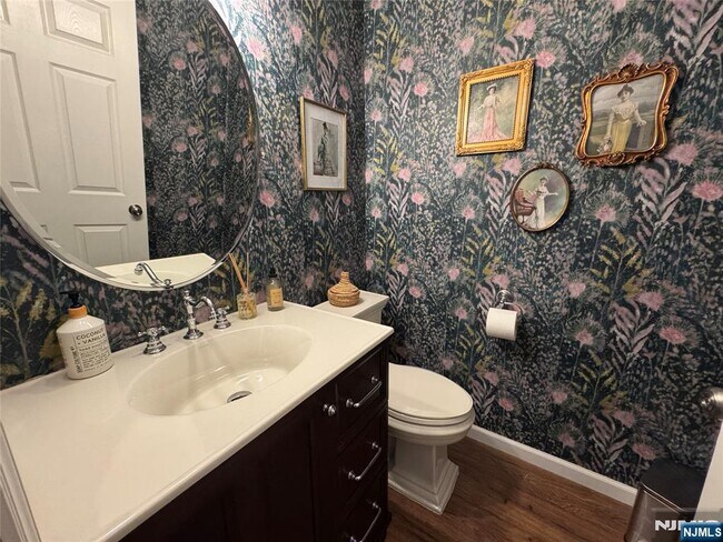 Building Photo - 2051 Charles