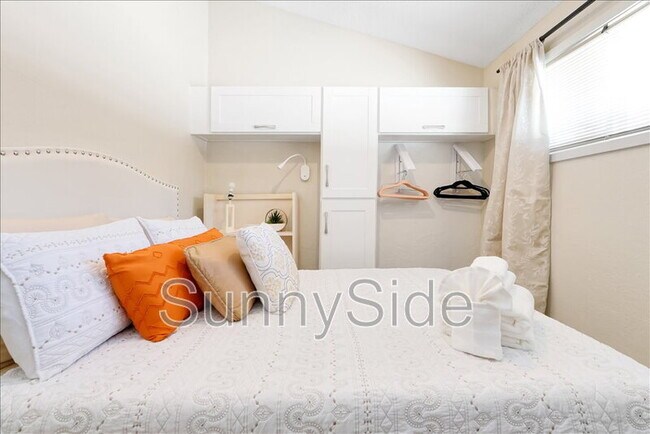 Building Photo - 42 Nottingham Way