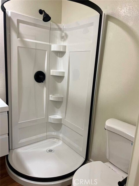 Building Photo - 239 Linwood Ave