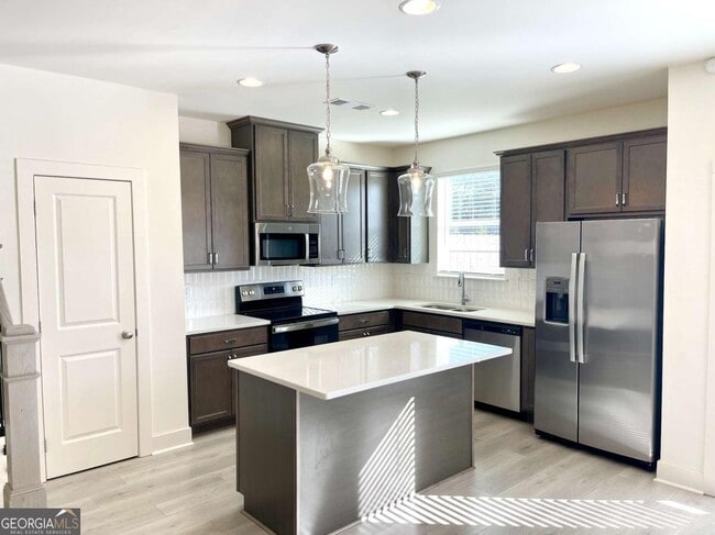 Building Photo - 5859 Greystone Dr