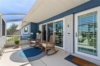 Building Photo - 3676 NE Skyline Dr