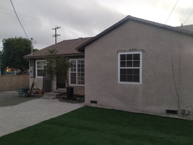 Building Photo - 21634 Linda Dr