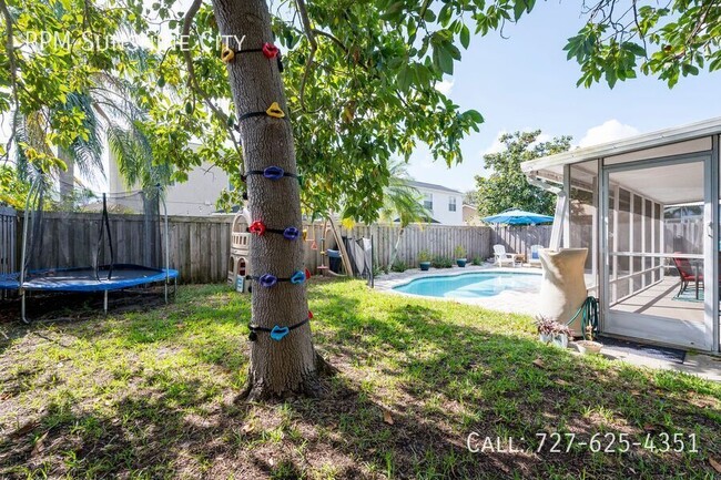 Building Photo - STUNNING 4-BED, 3-BATH HOME WITH SOLAR PAN...