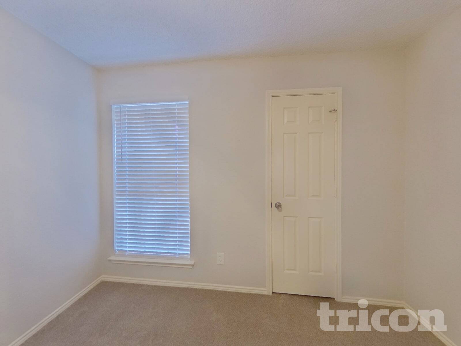 Building Photo - 537 Greenway Dr