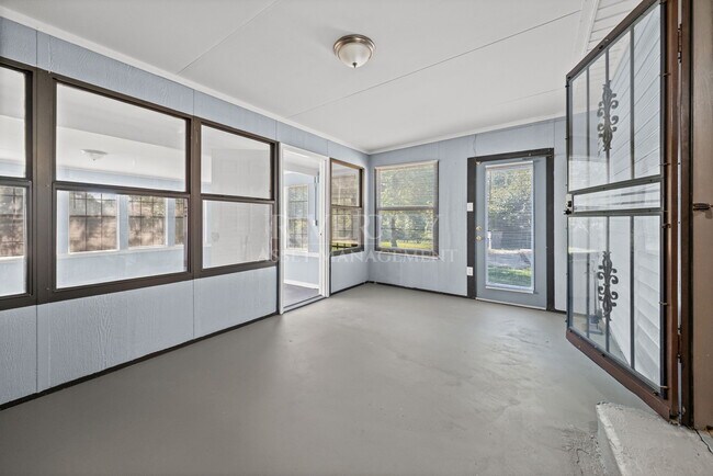 Building Photo - 277 Honduras Dr