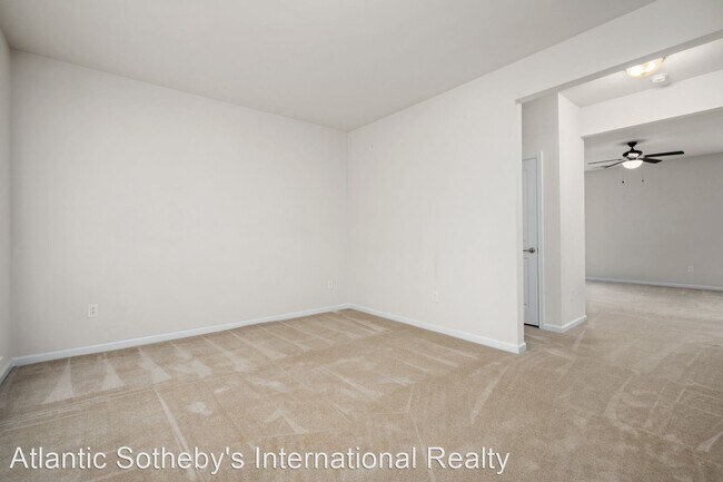 Building Photo - 4 br, 2.5 bath House - 359 Spring Hill Place