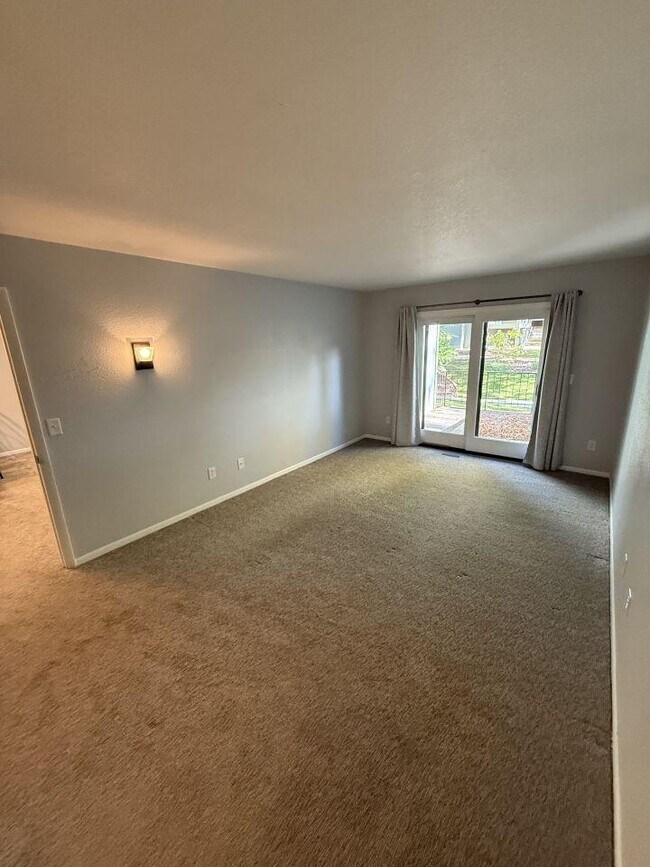 Building Photo - 3 bedroom in Billings MT 59102