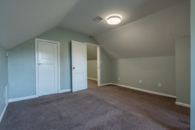 Building Photo - 3265 N Fulton Ave