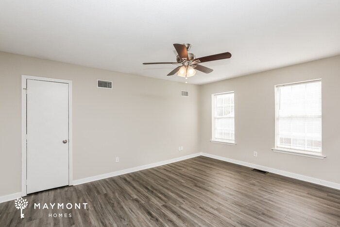 Building Photo - 1440 Chelsea Ln