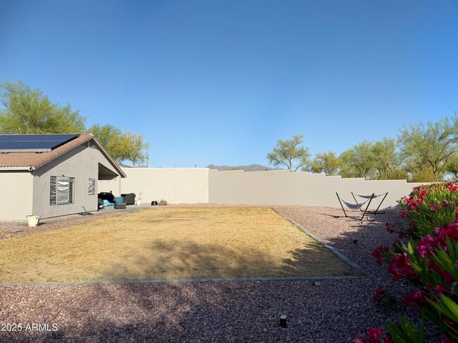 Building Photo - 17371 W Coyote Trail Dr