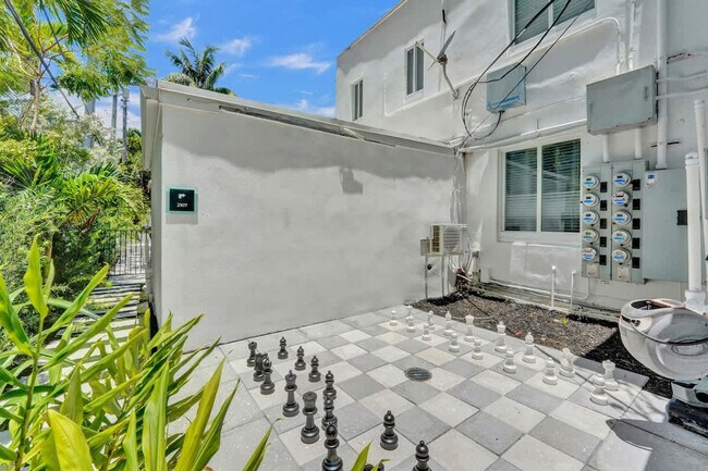 Building Photo - 3020 Seville St