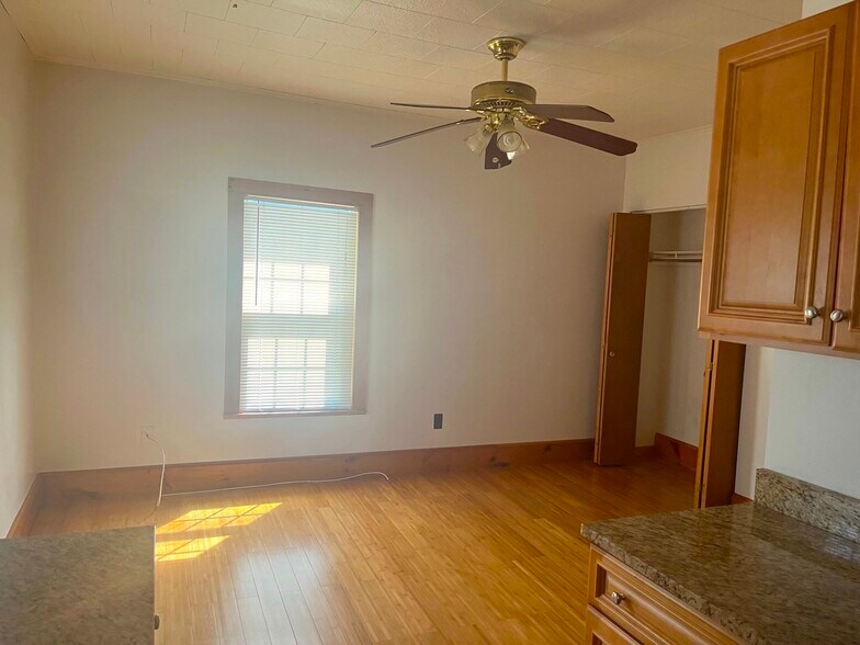 Building Photo - 90 Wallace St