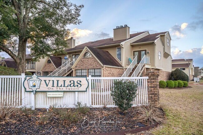 Building Photo - 5001 Grande Dr