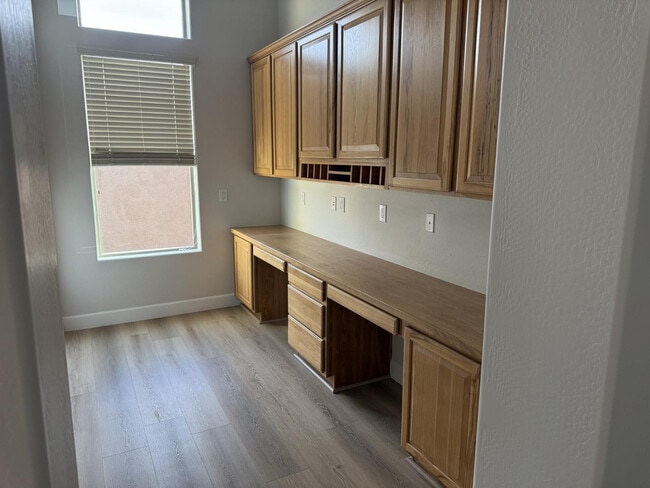 Building Photo - 42107 N Mountain Cove Dr