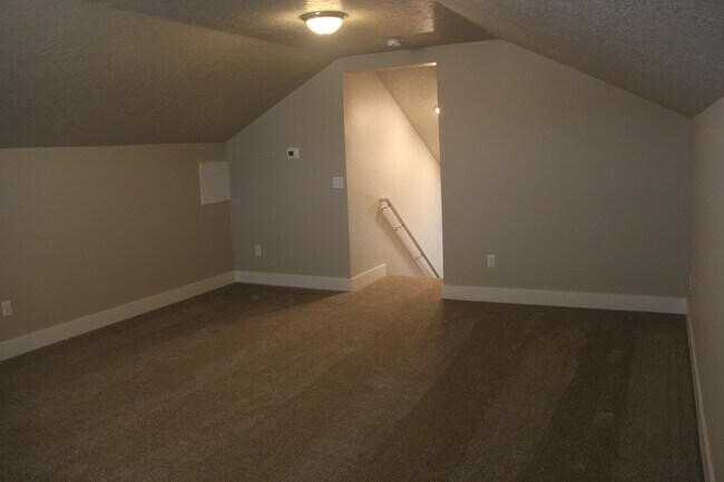 Building Photo - 16555 Senden Ave