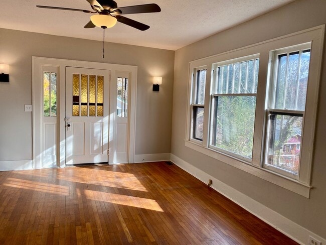 Building Photo - North AVL - Renovated 1920's Home with Separate 1/1 Apartment!