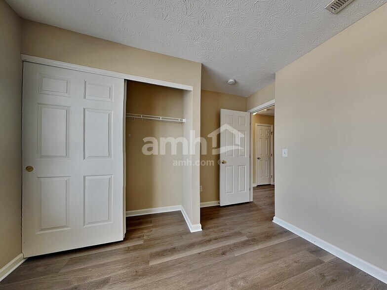 Building Photo - 10024 Oriole Ct