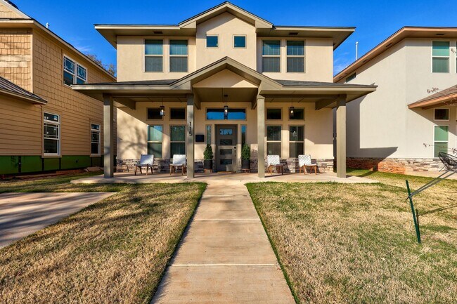 Primary Photo - Stunning 4 Bedroom 3 Bath Home